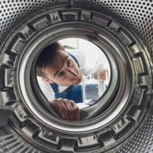 Surprenante découverte dans un lave-linge: le calcaire a disparu.